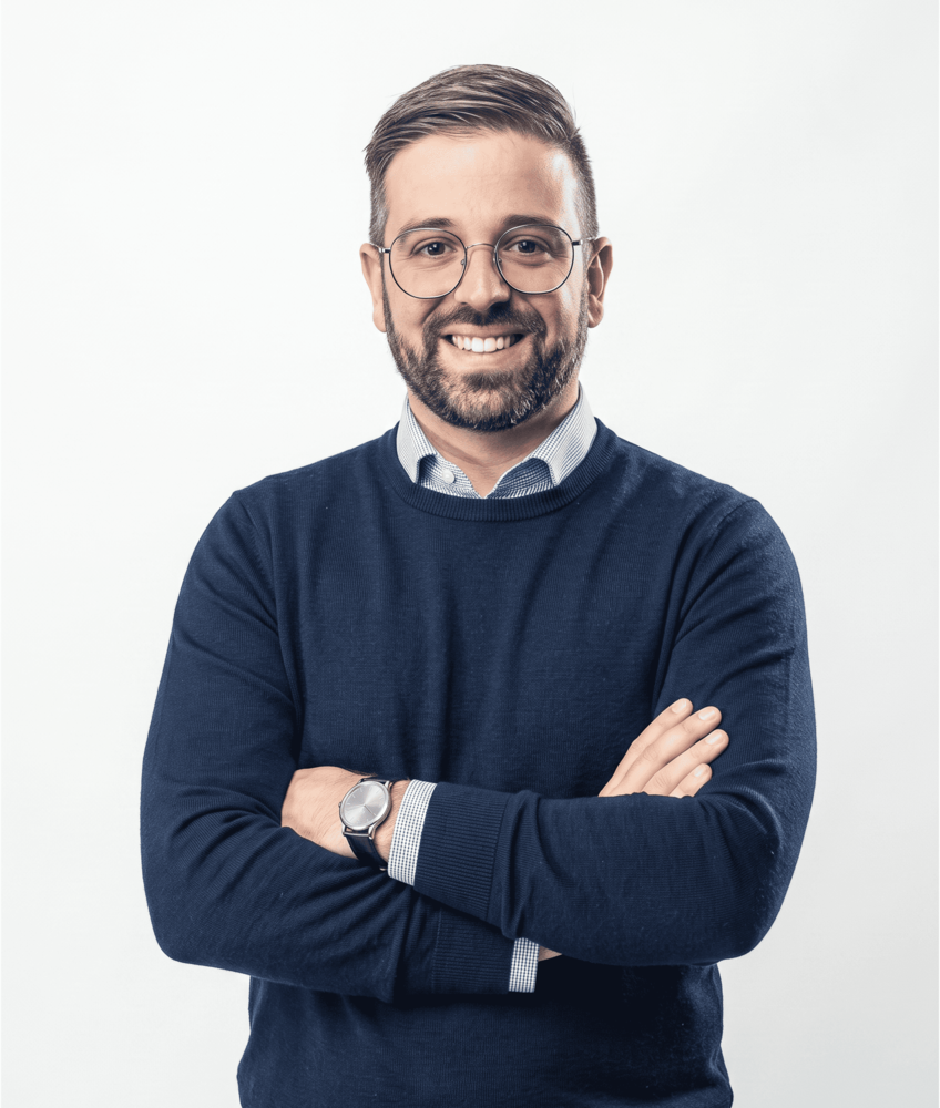 Portrait professionnel d'Esteban, fondateur de MonCoachCommercial